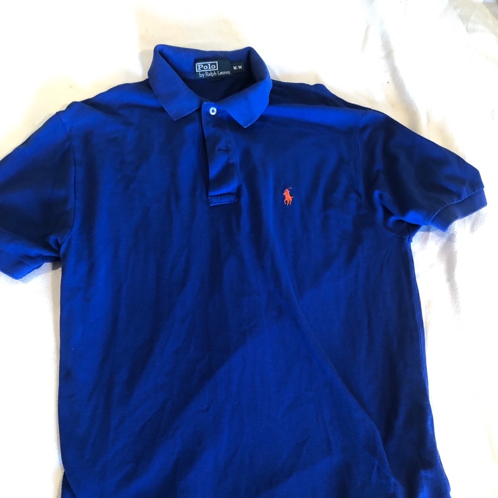 Men’s blue polo